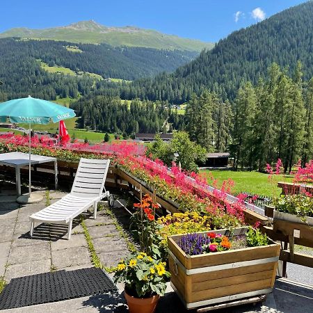 Bnb Guesthouse Lusi Frauenkirch Exterior foto